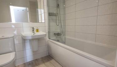 Lovely home close to City Center & Rail Station - Foto 5