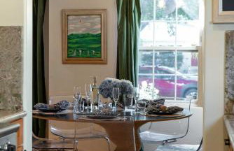 New Listing Burbank Retreat by Colby & Conrad - Foto 14