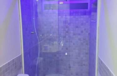 Apartamento encantador- 40 metros da praia e duas quadras do shopping - Foto 30