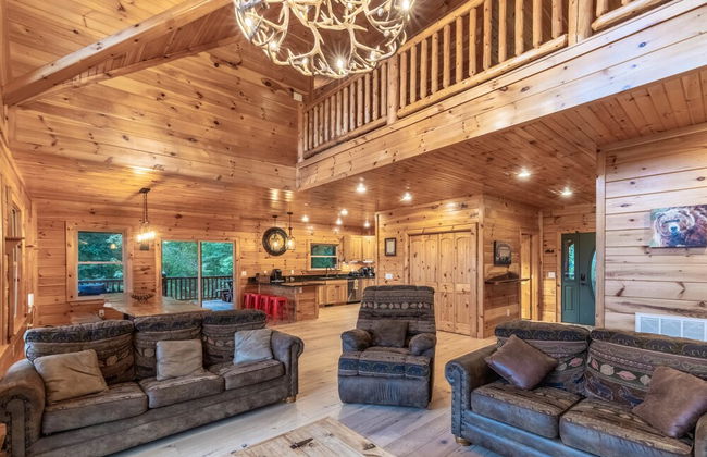 Luxury 4200 Sqft Log Cabin on 50 Acres Sleeps 16 - Foto 78