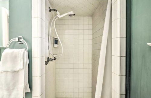 Bayfront Retreat with Game Room and Outdoor Pool! - Foto 12