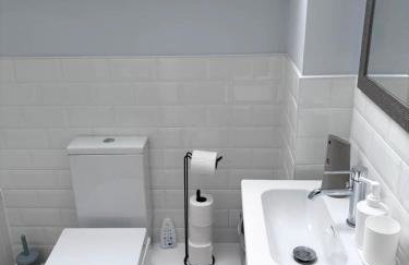 Castle-View Apartment & Free Parking on Site - Foto 8