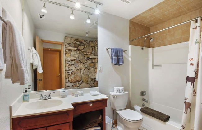 Elm Street Getaway Sleeps 8! - Foto 16