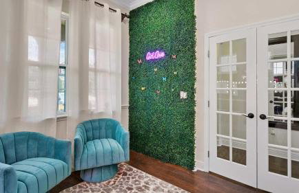 Poolside Tampa Stay- Game Room & Glam Room- Pool- Darts- Pool Table- Next to MacDill AFB - Foto 6