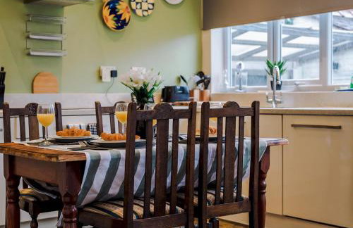 Spacious 5Bed House in South Manchester - Pass the Keys - Foto 12