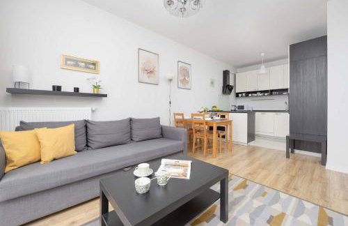 Modern Apartment in Warsaw with Parking and Balcony by Noclegi Renters - Photo 9