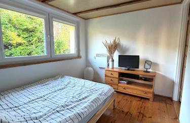 Domek nad Jeziorem Trzechowskim w lesie letniskowy na wsi - Foto 14