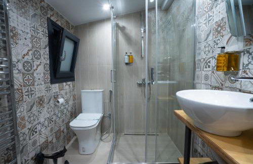 THE ROOMS - Photo 28