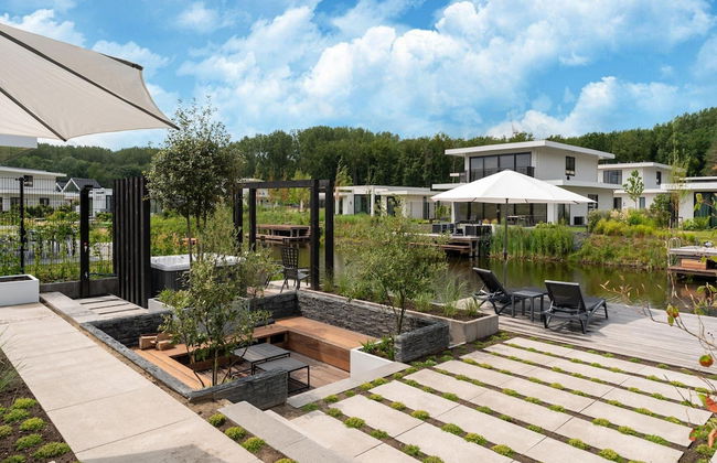 Chic Family Villa With Play Area - Photo 38