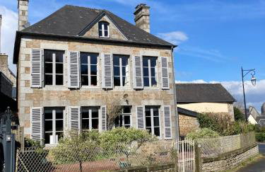 Beautiful village home close to all attractions - Foto 1