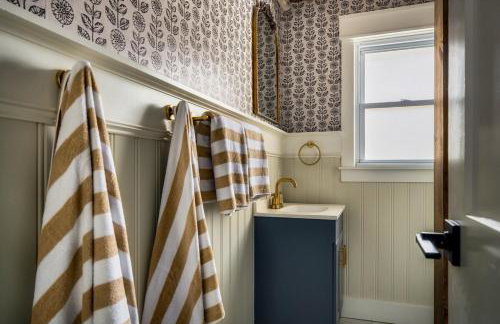 Keener Hollow Family Retreat Hot Tub Sauna Near Pigeon Forge - Photo 43