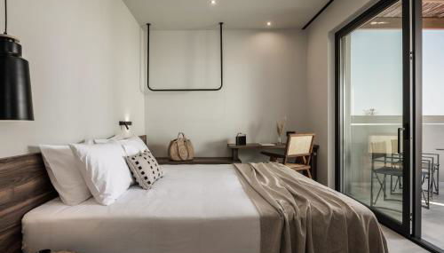 AKU Suites with private pools - Photo 2