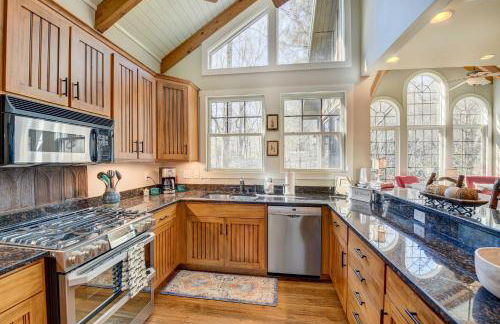 Lake Access and On-Site Creek Lake Toxaway Home! - Foto 8