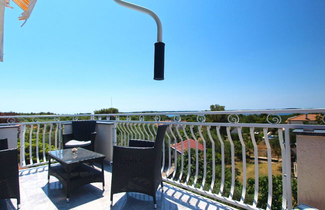 Apartment 1418 - Photo 38