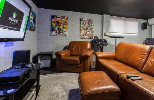 City home with parking and garden- pet friendly - Photo 49