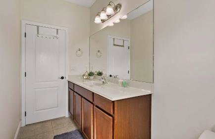 Poolside Tampa Stay- Game Room & Glam Room- Pool- Darts- Pool Table- Next to MacDill AFB - Foto 59