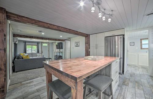 Prudenville Retreat with Yard about 1 Mi to Lake! - Foto 11