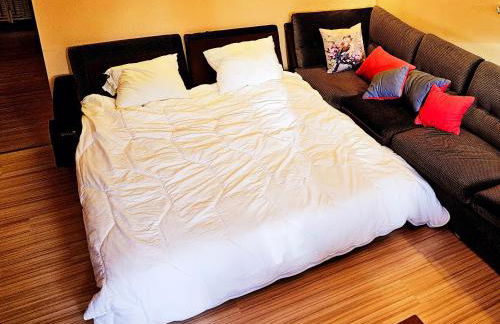 Winterberg Appartement 6 Pers aan Skilift grootste Skigebied nabij Bikepark Unieke locatie met zeer rustige tuin in het bos en het gezellige centrum leuke cafes restaurants en gratis zwembad sauna relax speelruimte parkeerplaats naast Der Brabander - Foto 38