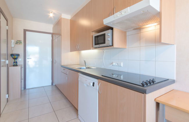 1 bedroom Apartment in Bredene with swimming pool and garden - Photo 4