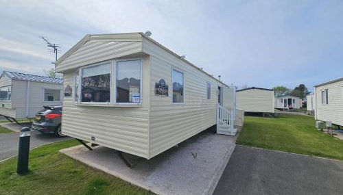 Ty Mawr Chalet Sleeps 6 with Fireplace - Foto 2