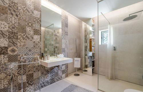 HostWise - Modern Villa & Shared Pool in Paredes - Foto 25