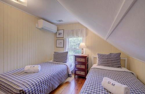 Large Deck Fire Pit Dog Friendly Near Beach - Sleeps 10 - Foto 12