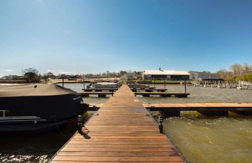 Boat-Ready Location! Airy Greenwood Family Cottage - Foto 25