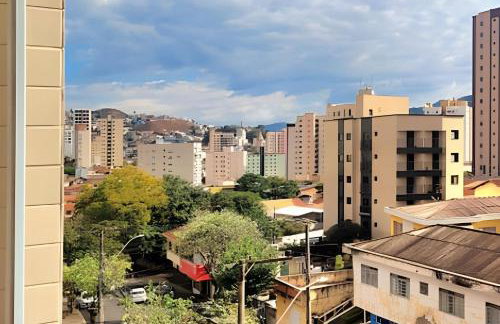 Apê Área Central c/ Churrasqueira, Varanda e Suíte - Foto 6