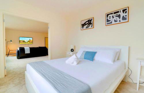 Stylish Crystal City Flat - Pool & Fitness - Foto 12