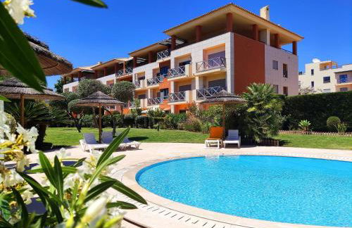 Fabulous Sunny Pool&Garden Condo by BeCherish - Foto 7