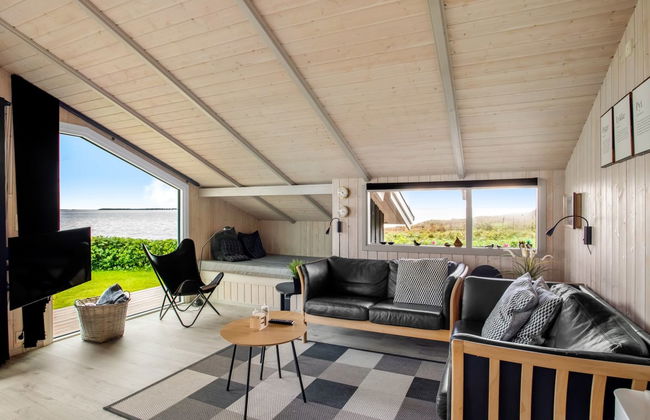 "Holmwith" - 50m from the sea - Foto 8