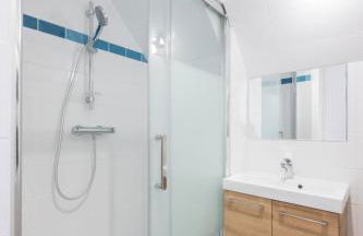 Tipoz'Immo - Maison de la Baie - vue mer et accès direct à la plage - animaux bienvenus - wifi inclus - linge inclus et lits faits - terrasse et jardin clos - parking gratuit - proche des commerces et des attractions touristiques - Foto 19