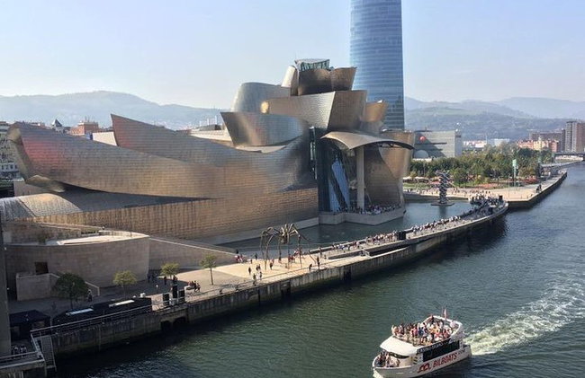Bilbao & Guggenheim Museum from Vitoria - Photo 3