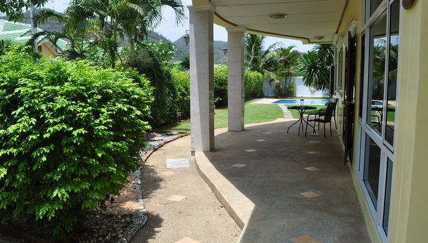 Mostrador de check-in y check-out