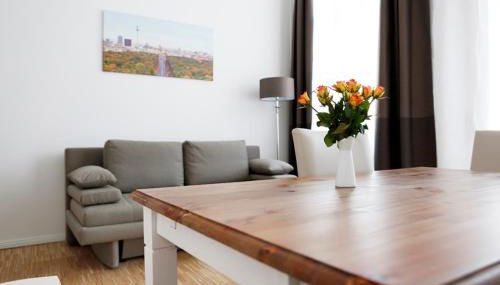 SC 03 by ROCKCHAIR Apartments l SUPERHOST Status l 2 Bedrooms Boxspringbeds Balcony Elevator - Cozy Family & Business Flair welcomes you! - Foto 5