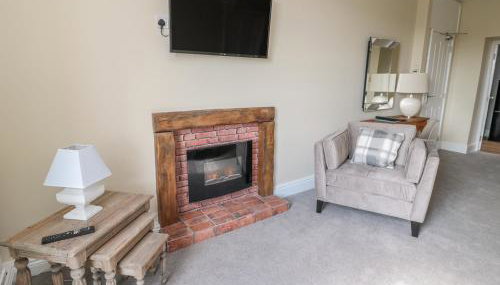 Coquet View Apartment - Photo 4