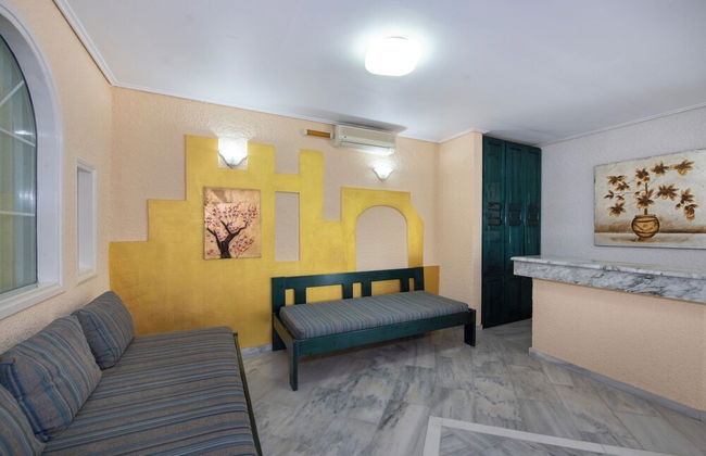 Hotel Castle Suites - Photo 31