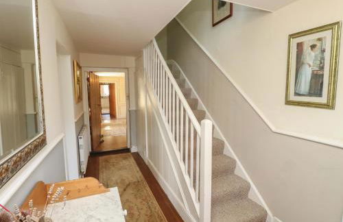 Guildford Farmhouse - Photo 22