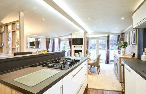 Enzo's Lodge with Hot Tub - Foto 8