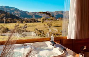 Romantic Getaway with Jacuzzi and Breakfast in Rancho Queimado - Photo 9