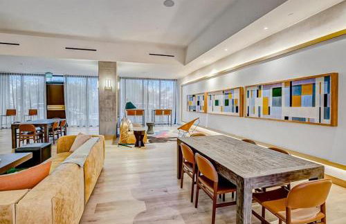 Brand New Rainey Street Condo with City and Lake View - Foto 13