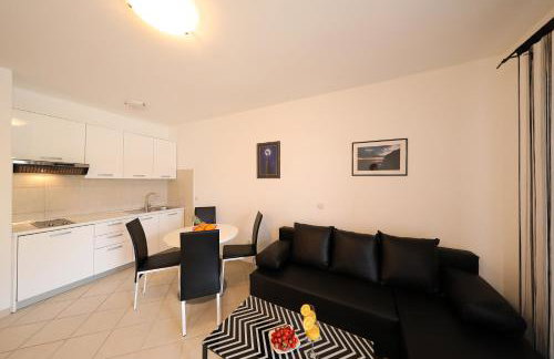 Villa Pino with Pool, Sauna & Jacuzzi - Foto 37