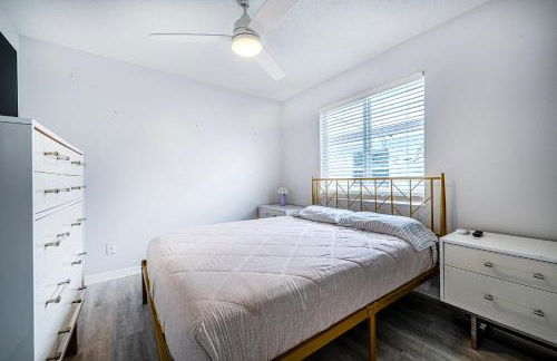 2bd 2ba Beachside W 3Min to Beach - Foto 17