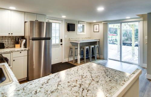 Modern Stark Home with Game Room, Grill and Fire Pit - Foto 8