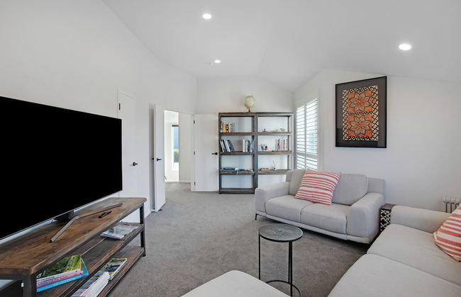 The Oasis Home with Hot Tub and Parking - Foto 30