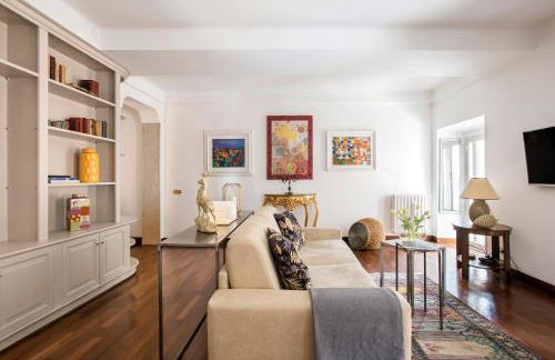 The Pantheon view in the heart of Rome - Photo 10