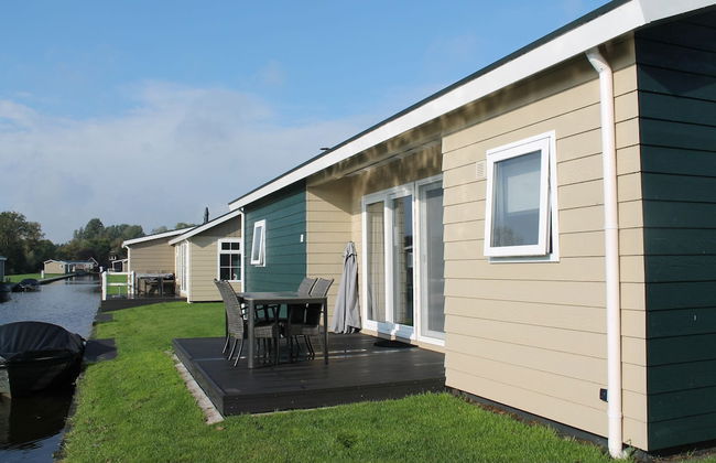 Chalet With 2 Bathrooms and a Boat, Near Giethoorn - Photo 1