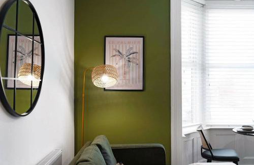 Convenient 2BR Stay on Gladstone Street Near Transport - Photo 10