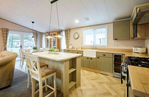 Cherry Lodge with Hot Tub - Foto 14