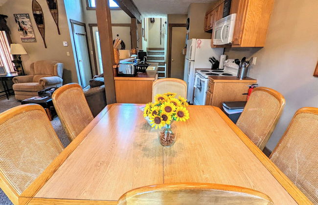 Frost Hollow by Avantstay Deck w/ Grill, Game Room Loft - Photo 5